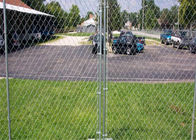 La cerca de la malla de la alambrada del PVC ofrece la alta barrera segura y la mirada estética