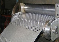 Modelo de agujero multi perforado galvanizado modificado para requisitos particulares de los paneles de revestimiento de la malla metálica